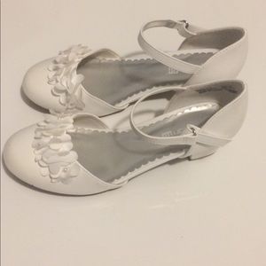 Girls white dress shoes